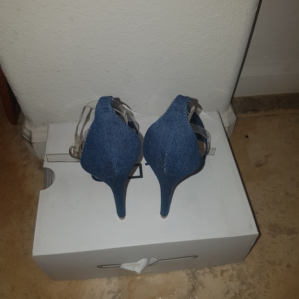 Shoes - Picture 2 of 4